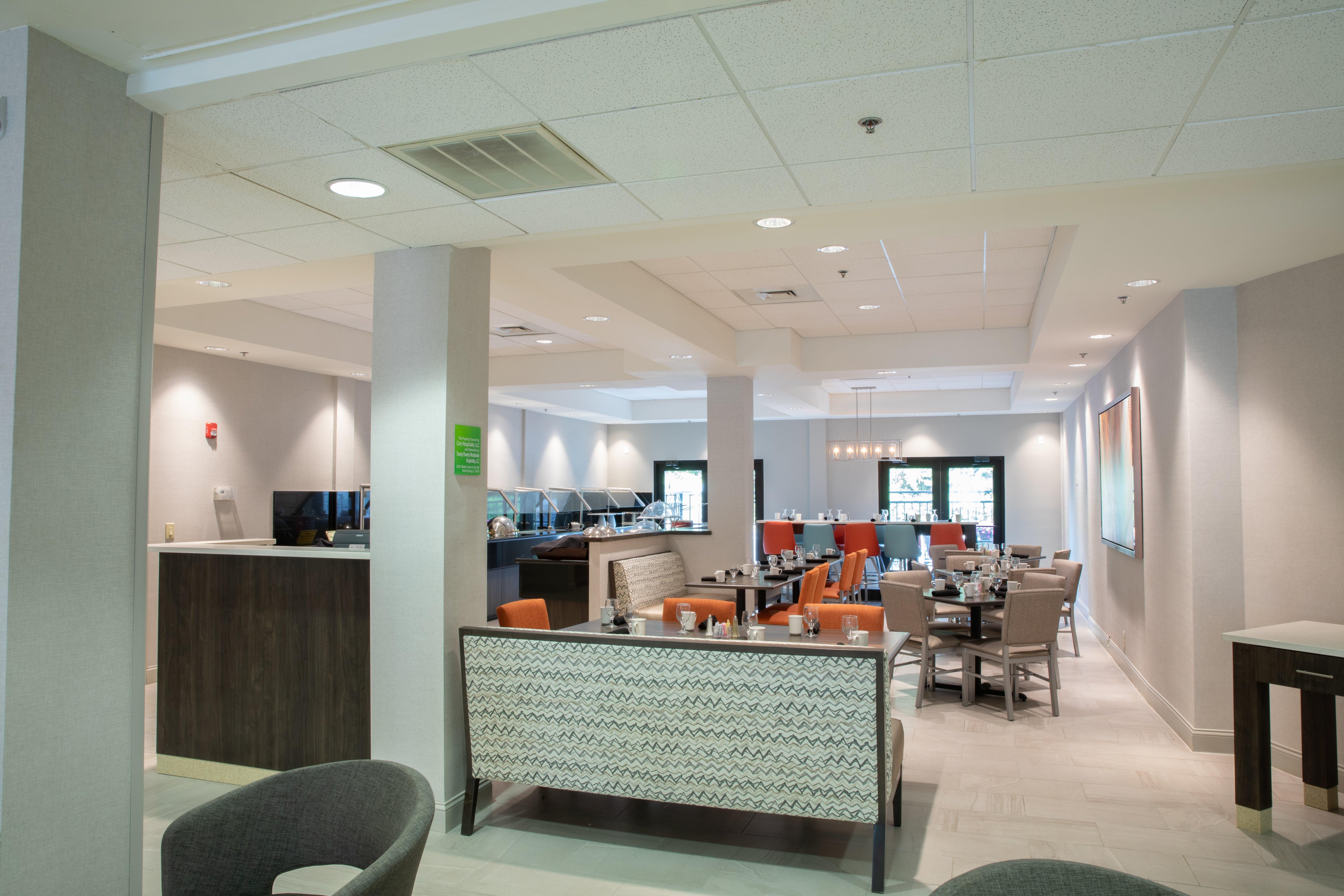 Holiday Inn & Suites Raleigh Cary By Ihg Exterior photo