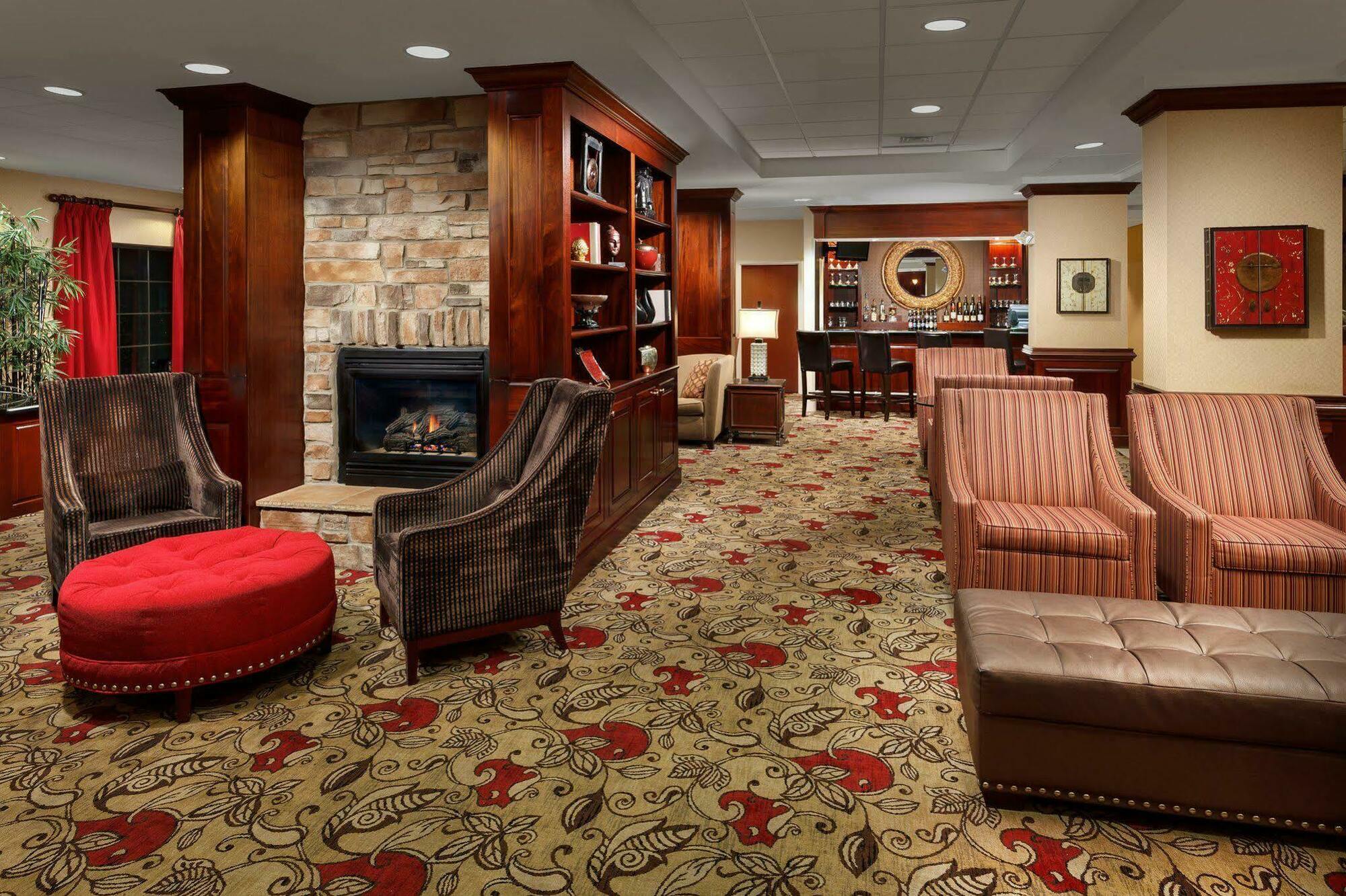 Holiday Inn & Suites Raleigh Cary By Ihg Exterior photo